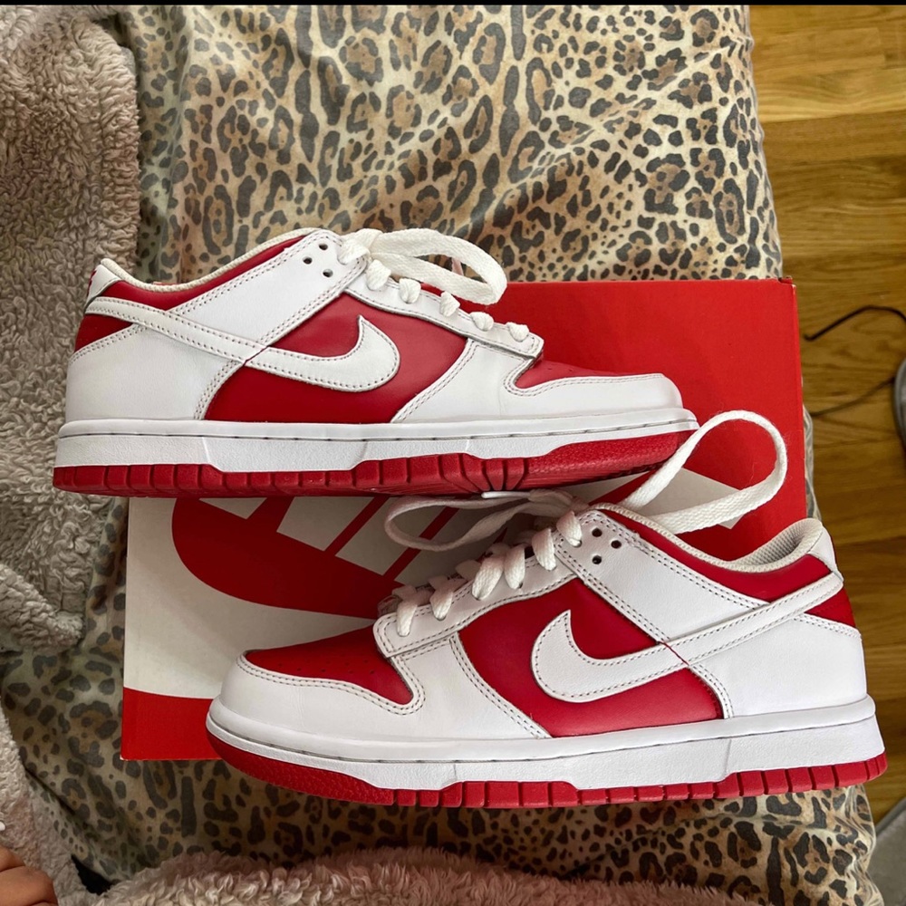 DUNK LOW CHAMPIONSHIP RED GS